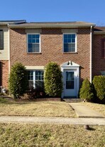 18 Woodcove Ct in Parkville, MD - Building Photo