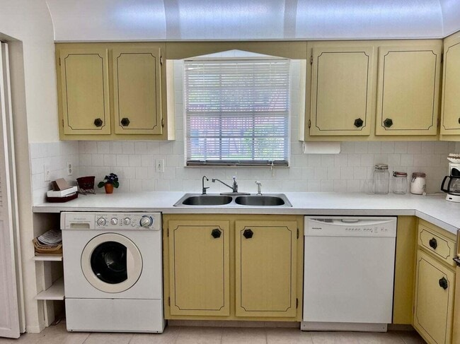 135 Amherst Ln in Greenacres, FL - Building Photo - Building Photo