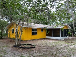 110 Park St in Inglis, FL - Building Photo - Building Photo