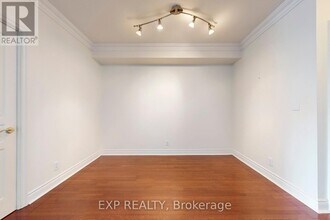 10 Delisle Ave in Toronto, ON - Building Photo - Building Photo