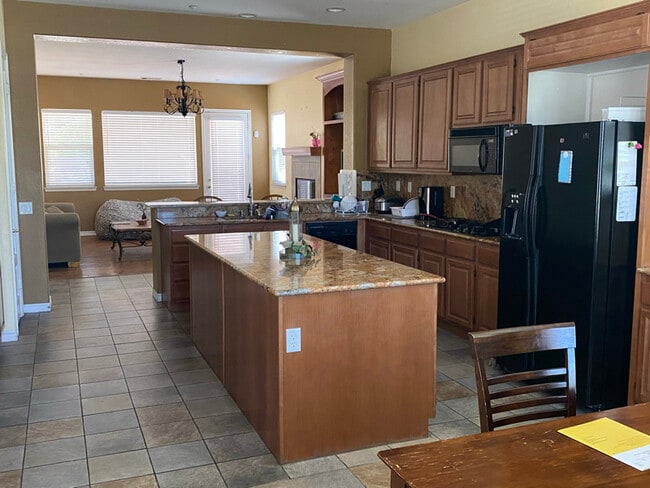 1 Brittany Dr in Redlands, CA - Building Photo - Building Photo