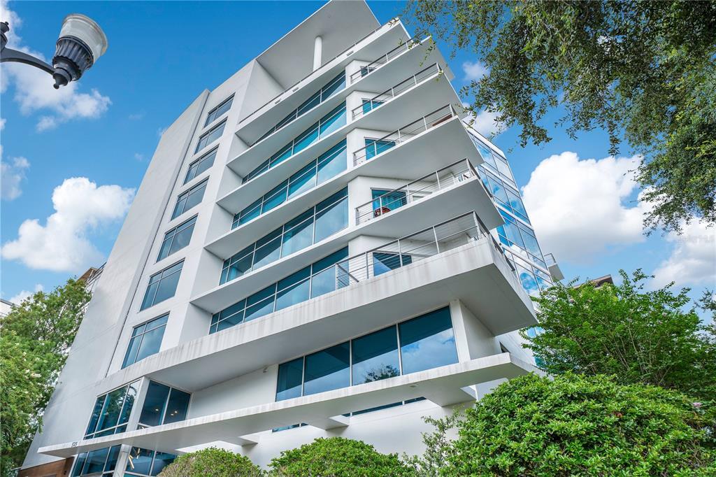 525 E Jackson St in Orlando, FL - Building Photo