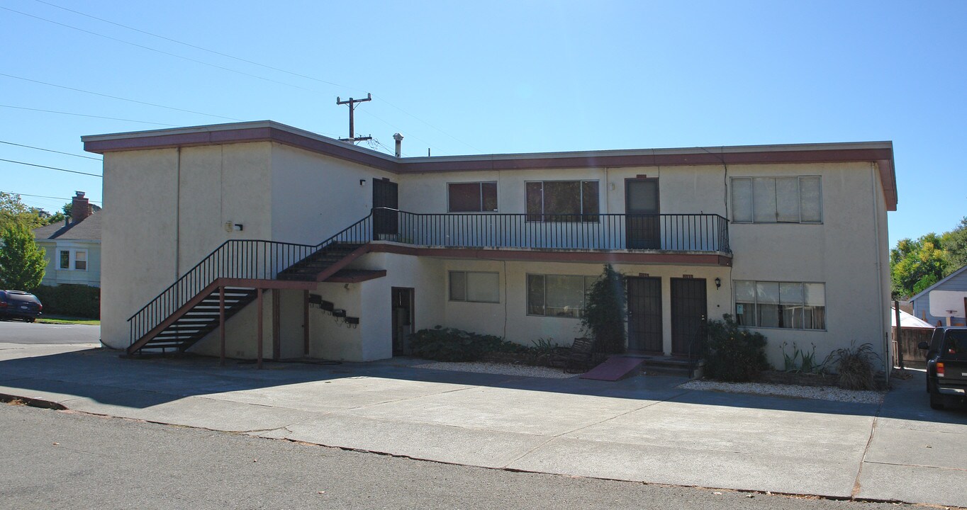 2145-2165 Buena Vista Dr in Pinole, CA - Foto de edificio