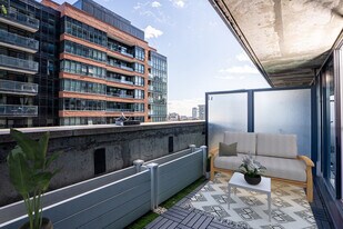 36 Lisgar St in Toronto, ON - Building Photo