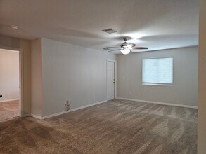 540 Golden Raintree Pl in Brandon, FL - Building Photo - Building Photo