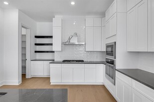 1417 Kramer Ln in Austin, TX - Building Photo