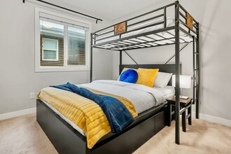 200 Sherwood Sq NW in Calgary, AB - Building Photo - Building Photo