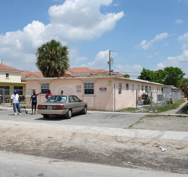 1301-1305 NW 2nd St in Fort Lauderdale, FL - Building Photo - Building Photo