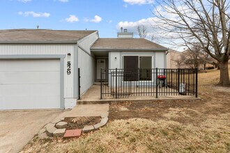 529 NW Valleybrook Rd in Blue Springs, MO - Building Photo - Building Photo