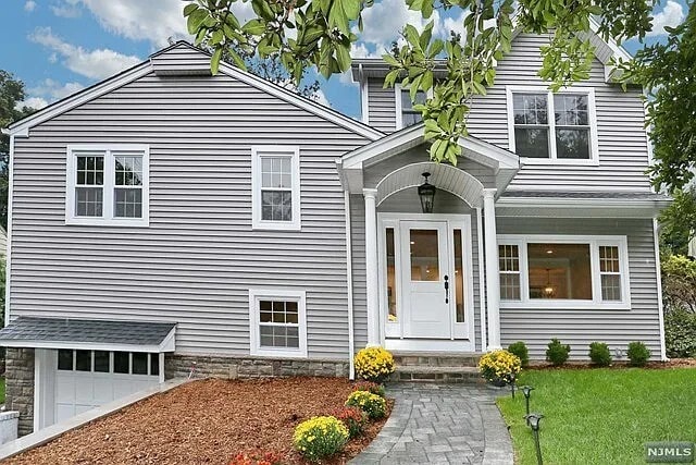 28 Princeton Pl in Glen Rock, NJ - Foto de edificio - Building Photo