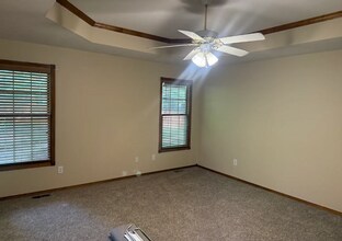 511 Pepper Hill Dr in Nixa, MO - Building Photo - Building Photo