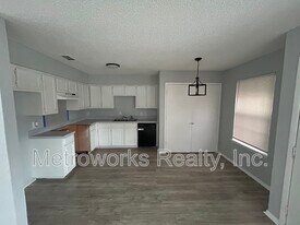 109 Pine Meadow Dr in Kennedale, TX - Building Photo