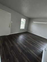 217 Pine Meadow Dr in Kennedale, TX - Building Photo - Building Photo