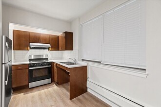 927 W Wilson Ave in Chicago, IL - Building Photo - Building Photo