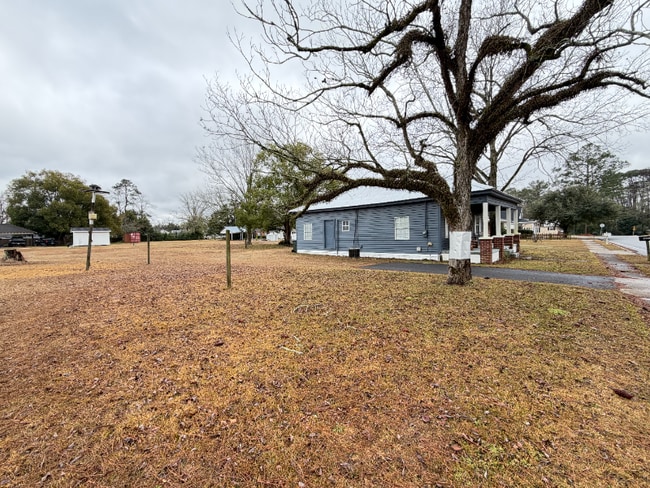 205 Baker St in Glennville, GA - Building Photo - Building Photo