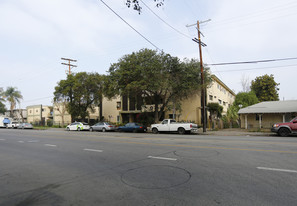 Saticoy Plaza Apartments