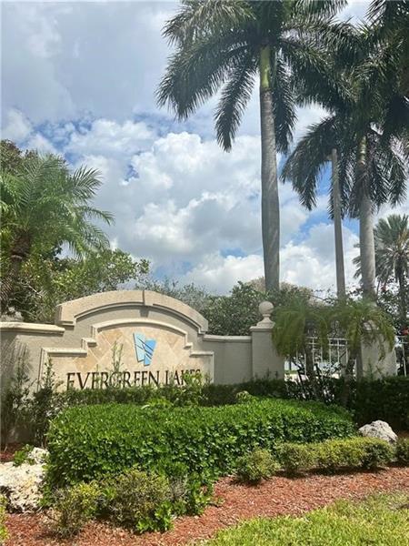 5065 Wiles Rd in Coconut Creek, FL - Building Photo