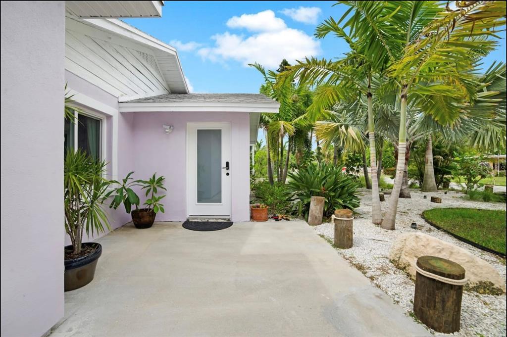 1210 Bay Palm Blvd in Indian Rocks Beach, FL - Building Photo