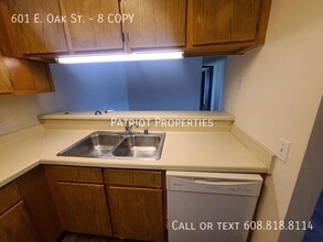 601 E Oak St in Cottage Grove, WI - Building Photo - Building Photo