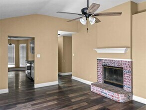 937 Ashmount Ln in Arlington, TX - Building Photo - Building Photo