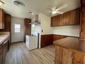 20641 Runnymede St in Los Angeles, CA - Building Photo - Building Photo