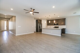 9765 E Solstice Ave in Mesa, AZ - Building Photo - Building Photo