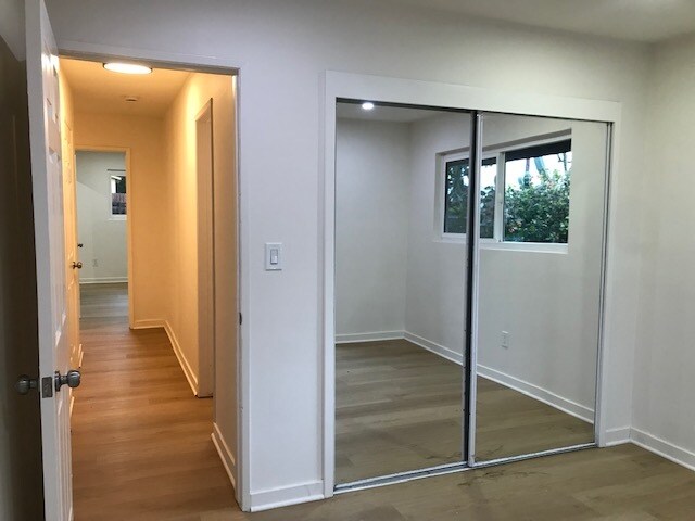 13408 Glenoaks Blvd in Sylmar, CA - Foto de edificio