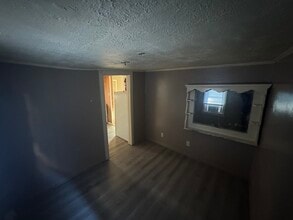 321 W Race St, Unit C in Martinsburg, WV - Building Photo - Building Photo