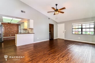 2886 Whispering Dr S in Largo, FL - Building Photo - Building Photo