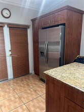7667 NW 182nd Ln, Unit 805 in Hialeah, FL - Foto de edificio - Building Photo