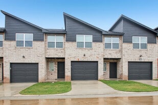 Reserve on 29th Townhomes in Oklahoma City, OK - Building Photo