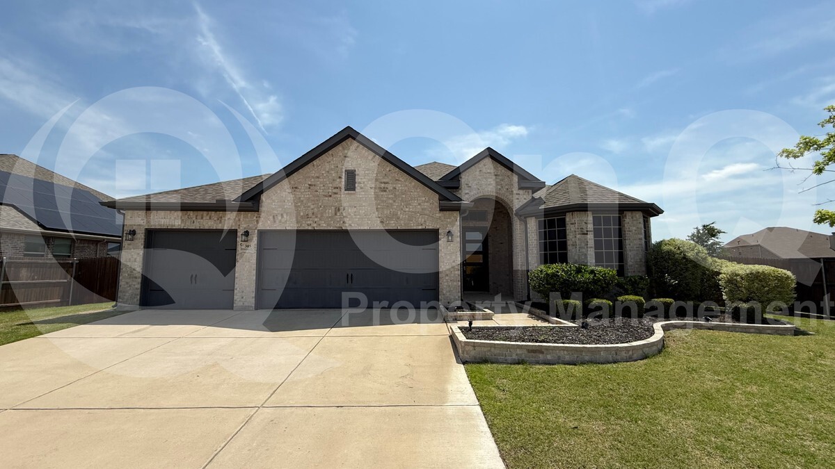 305 Bitterroot Ct in Forney, TX - Building Photo