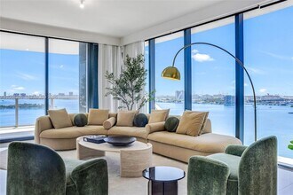 700 NE 24th St, Unit 1107 in Miami, FL - Building Photo - Building Photo