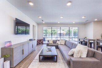 Aventura at Towne Centre in Ellisville, MO - Foto de edificio - Building Photo