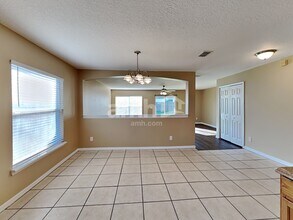 1461 Whooping Dr in Groveland, FL - Foto de edificio - Building Photo