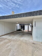 2408 Lindenwood Dr in San Angelo, TX - Foto de edificio - Building Photo