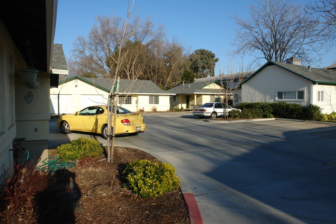 1634 Neal Dow Ave in Chico, CA - Building Photo