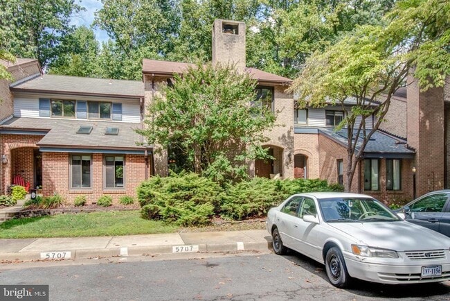 5707 Waters Edge Landing Court in Burke, VA - Building Photo - Building Photo