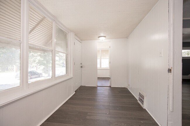 1555 E 193rd St in Euclid, OH - Building Photo - Building Photo