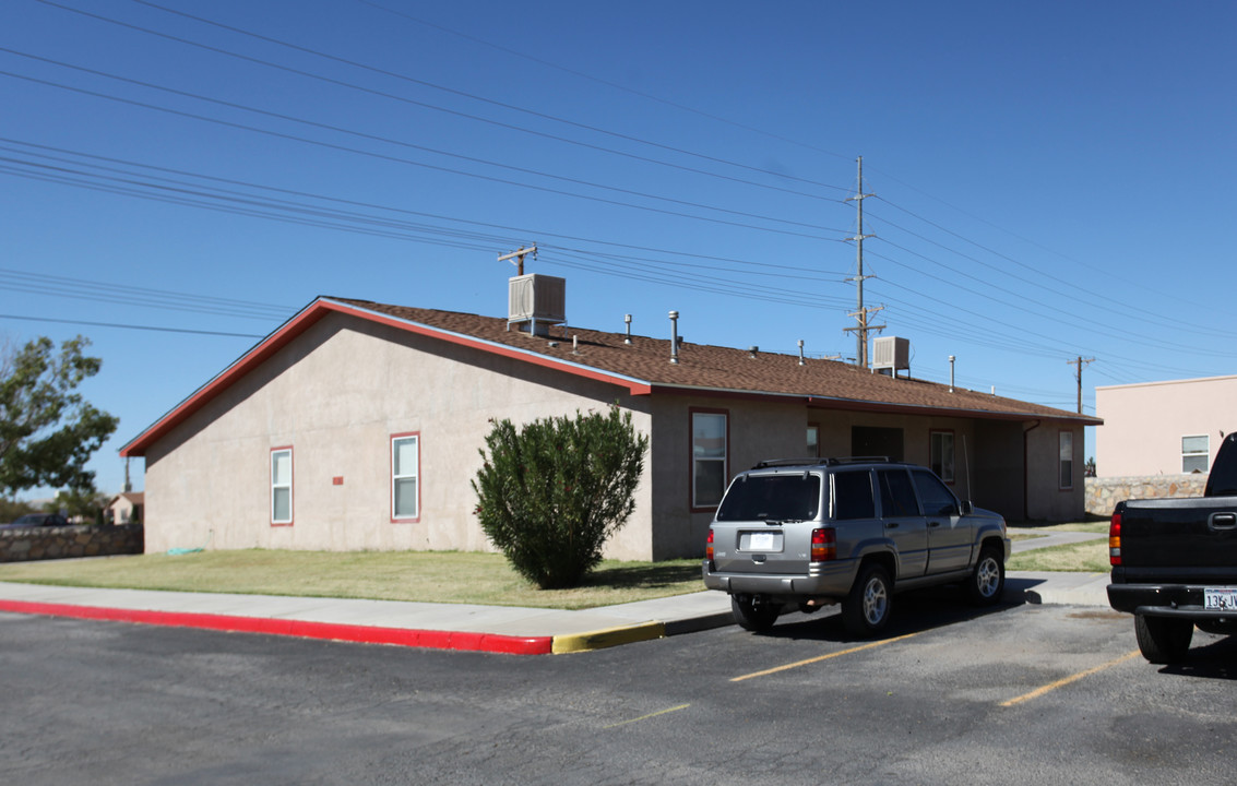 Loma Del Norte Apartments in Anthony, NM - Building Photo