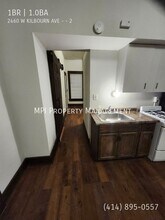 2460 W Kilbourn Ave in Milwaukee, WI - Building Photo - Building Photo
