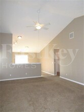 10235 Lone Wolf Dr in Indianapolis, IN - Building Photo - Building Photo