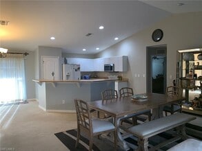 2700 SW 15th Ave in Cape Coral, FL - Foto de edificio - Building Photo