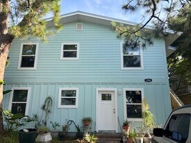 204 9th St in St. Augustine, FL - Building Photo