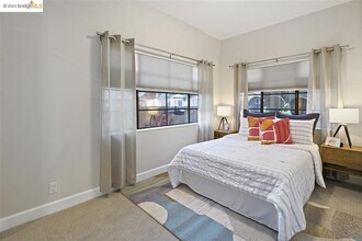 2438 Hilgard Ave in Berkeley, CA - Building Photo - Building Photo