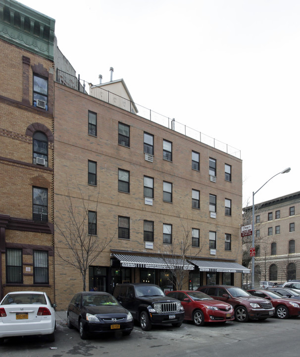 496 E 161st in Bronx, NY - Building Photo