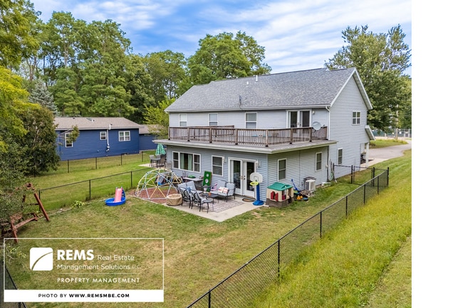 815 Island Ct in Baraboo, WI - Building Photo - Building Photo