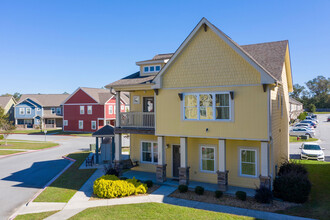 Cottage Row Student Living in Statesboro, GA - Foto de edificio - Building Photo