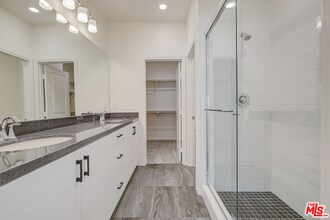 681 S District Way in Anaheim, CA - Building Photo - Building Photo