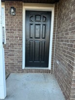 133 W Terrace Ct in Sparta, MO - Building Photo